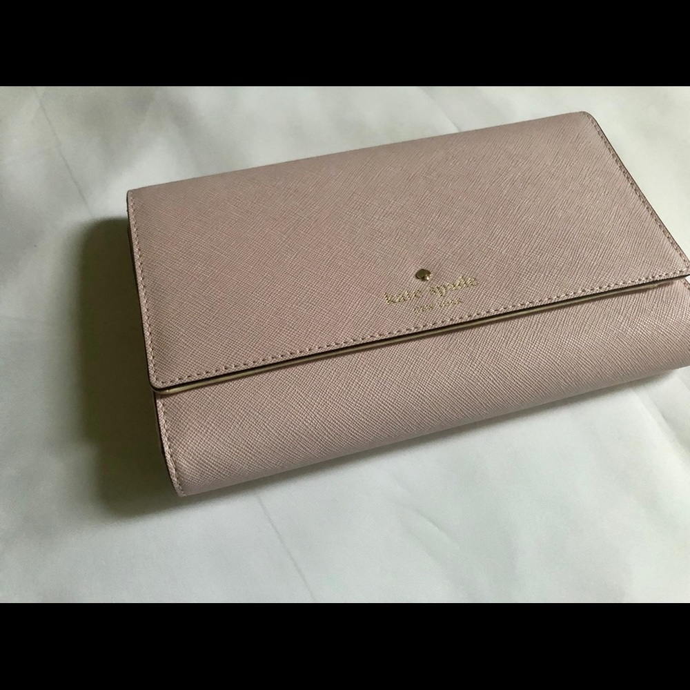 Kate Spade Wallet  ♠️